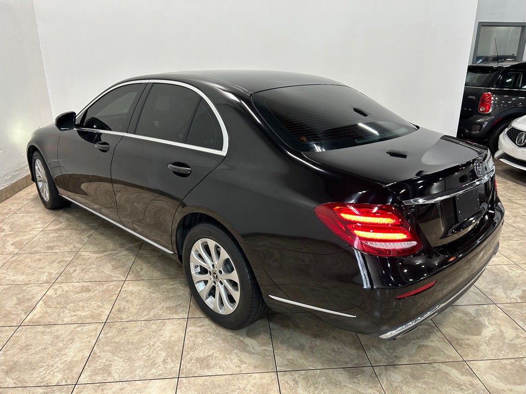 2017 Mercedes-Benz E-Class Image 9