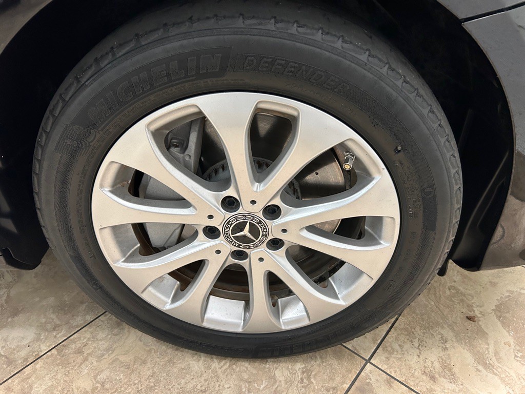 2017 Mercedes-Benz E-Class Image 10