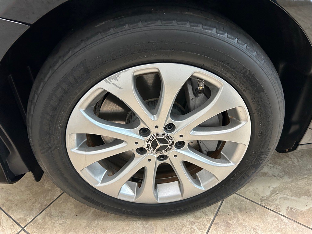 2017 Mercedes-Benz E-Class Image 12