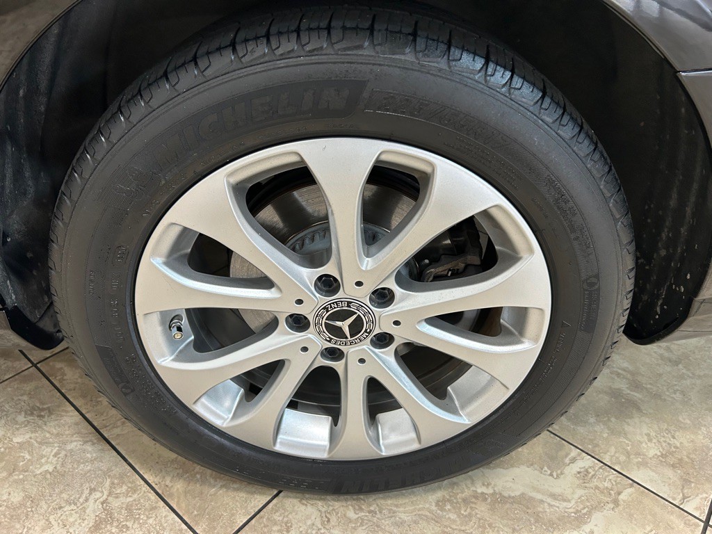 2017 Mercedes-Benz E-Class Image 13