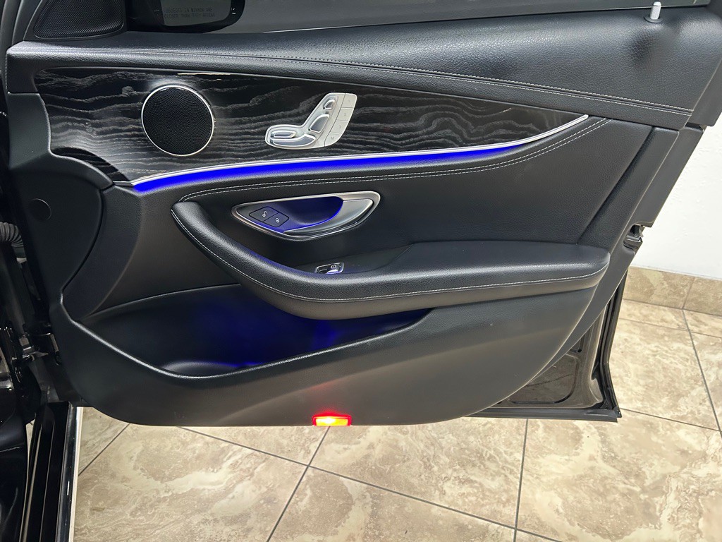 2017 Mercedes-Benz E-Class Image 27