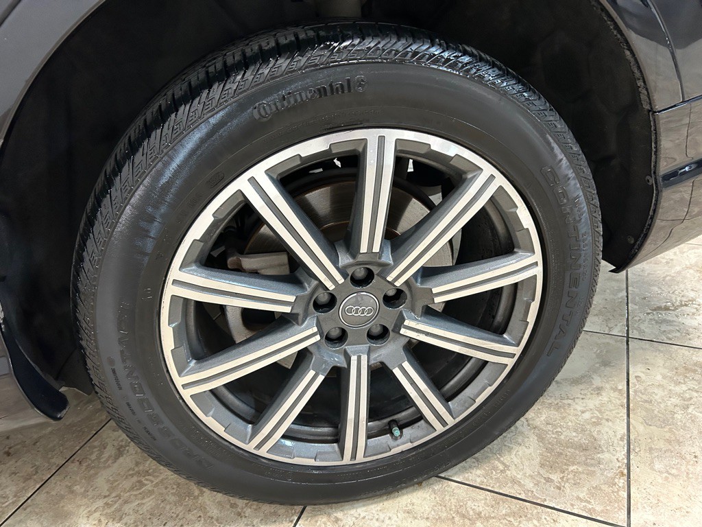 2019 Audi Q7 Image 12