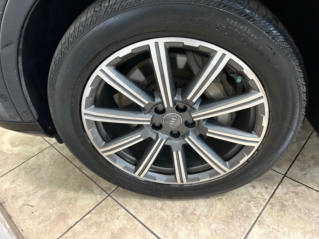 2019 Audi Q7 Image 13