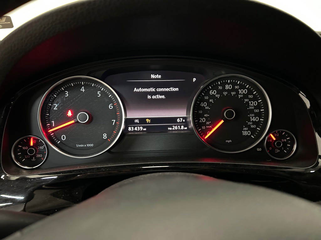 2017 Volkswagen Touareg Image 14