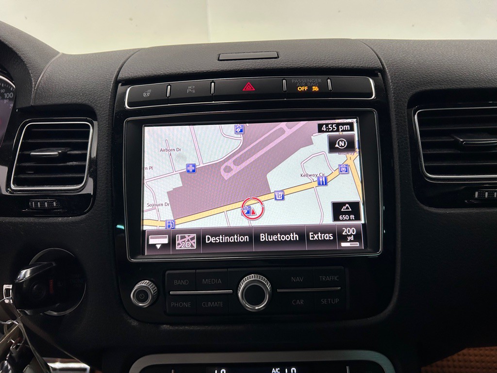 2017 Volkswagen Touareg Image 18