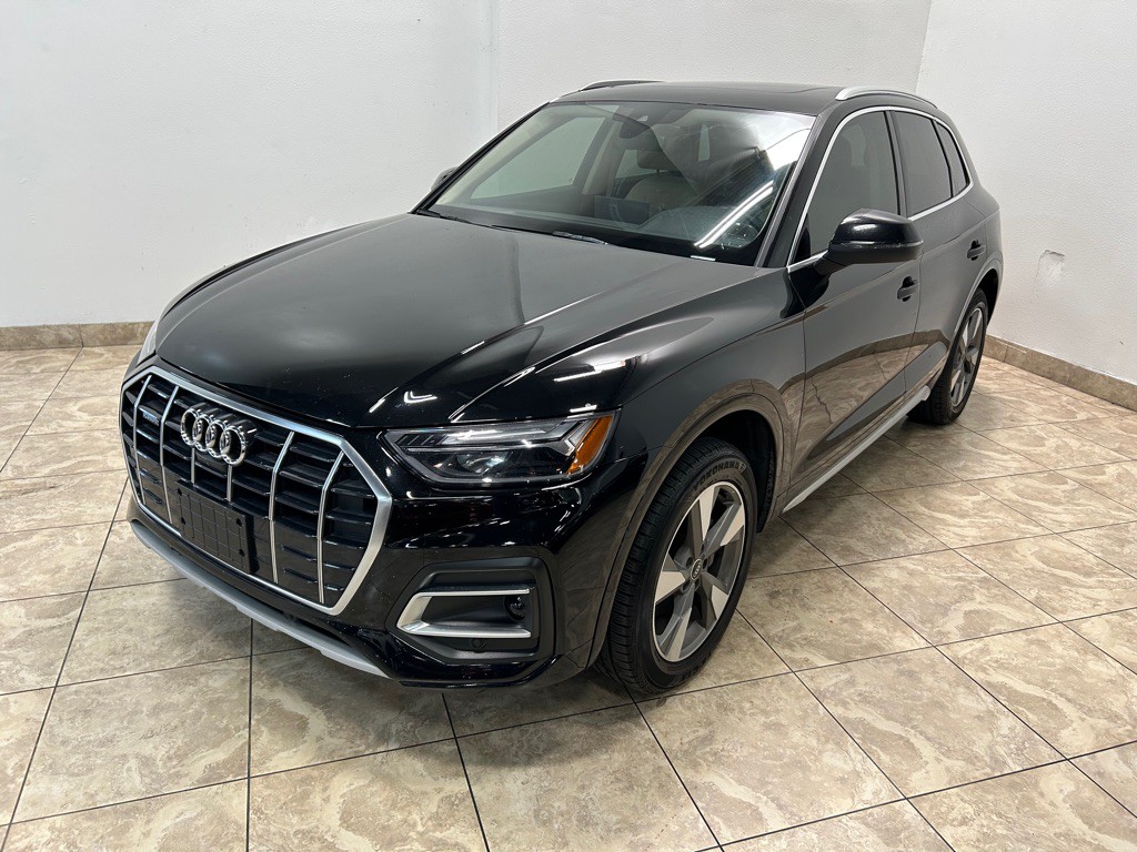 2022 Audi Q5 Image 1