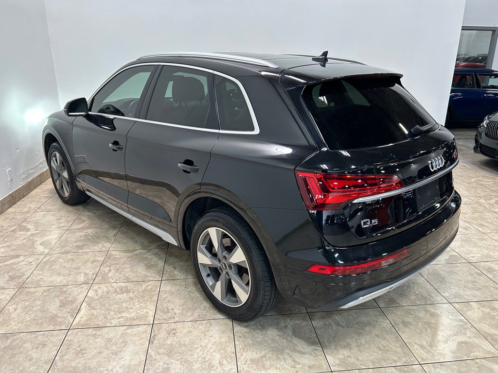 2022 Audi Q5 Image 8