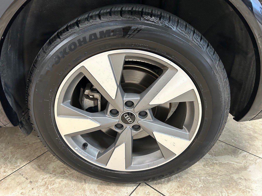 2022 Audi Q5 Image 11