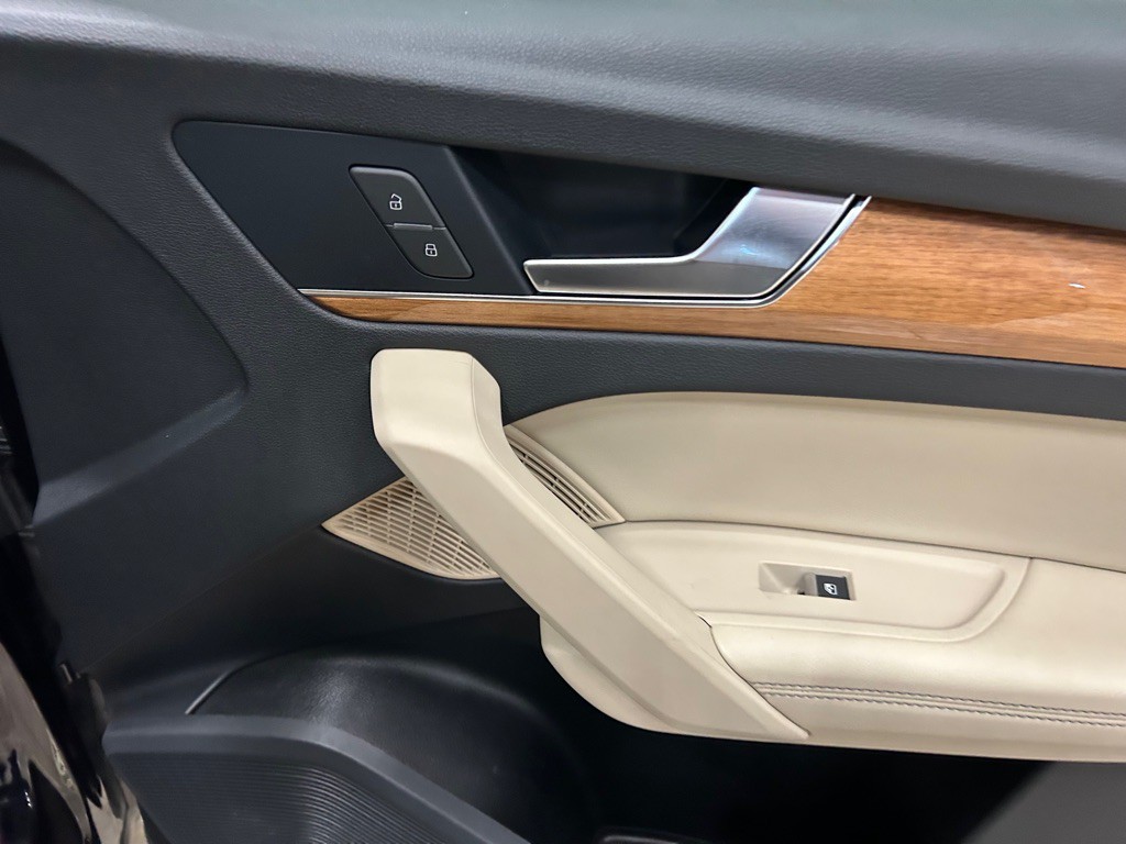 2022 Audi Q5 Image 26