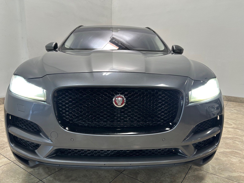 2017 Jaguar F-PACE Image 3
