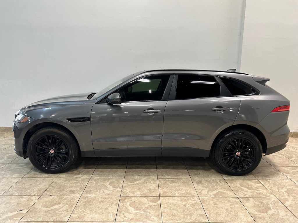 2017 Jaguar F-PACE Image 4