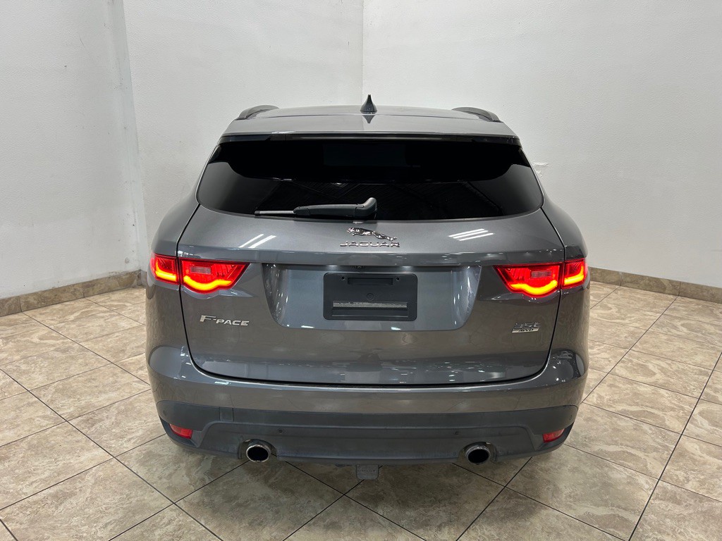 2017 Jaguar F-PACE Image 8