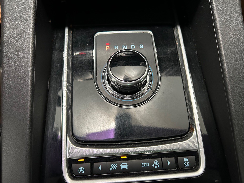 2017 Jaguar F-PACE Image 15