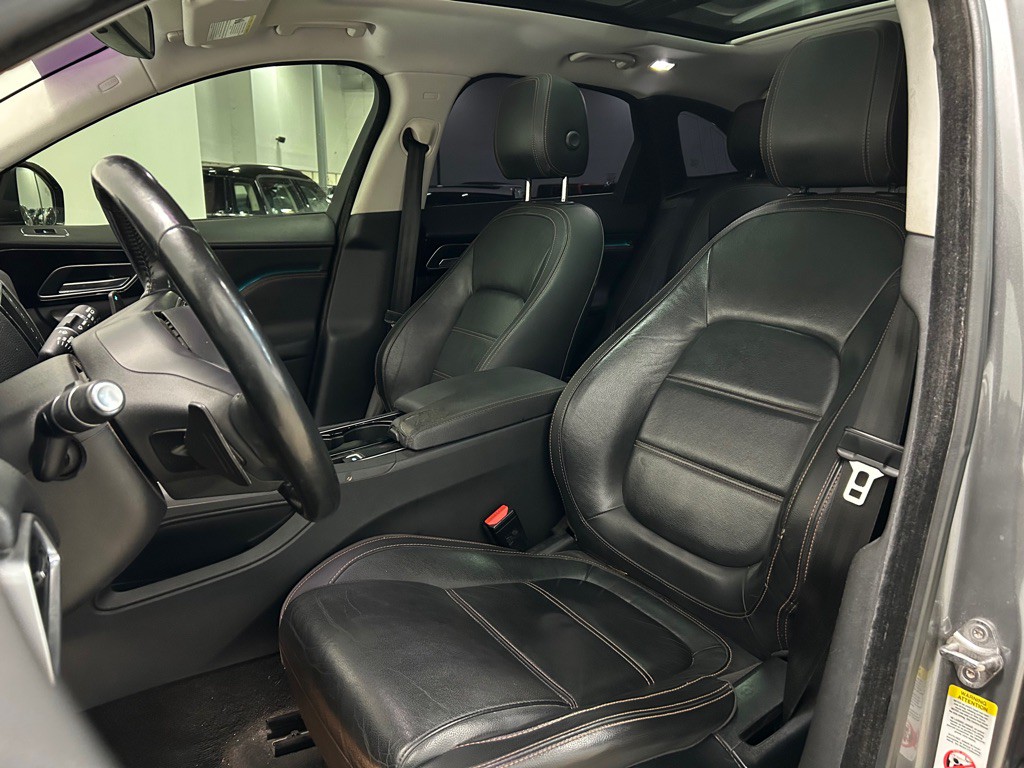 2017 Jaguar F-PACE Image 19