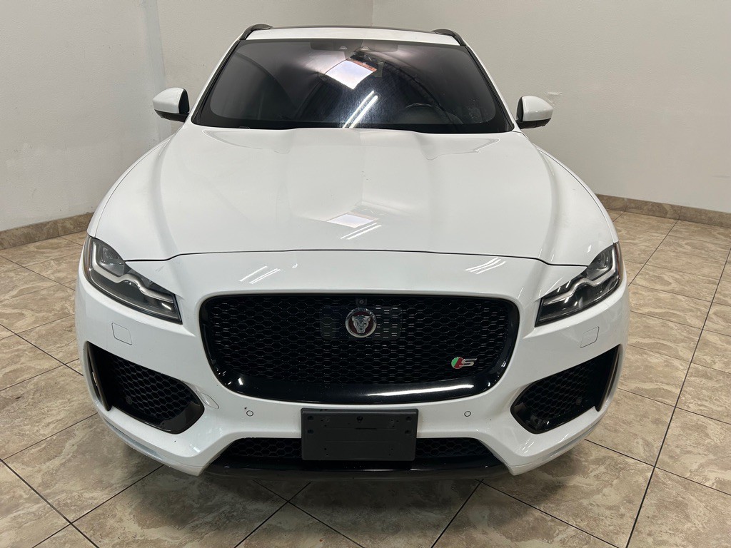 2018 Jaguar F-PACE Image 2
