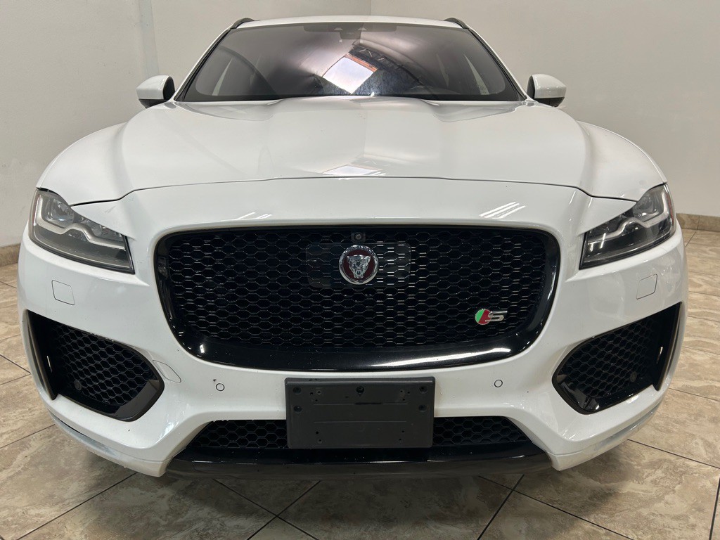 2018 Jaguar F-PACE Image 4