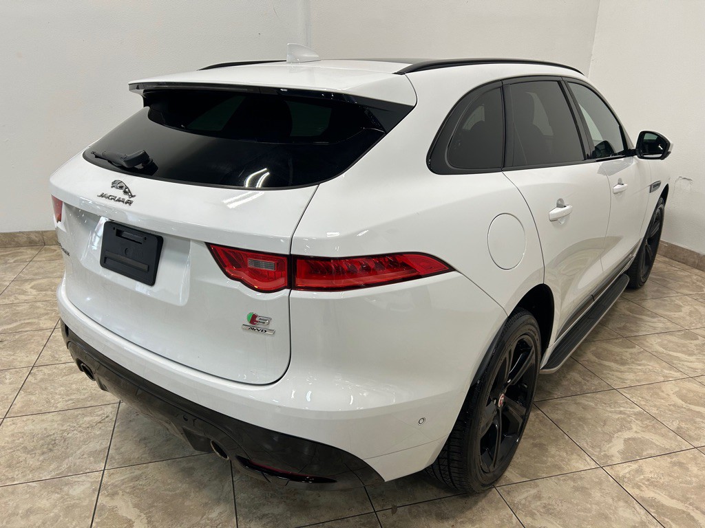 2018 Jaguar F-PACE Image 7