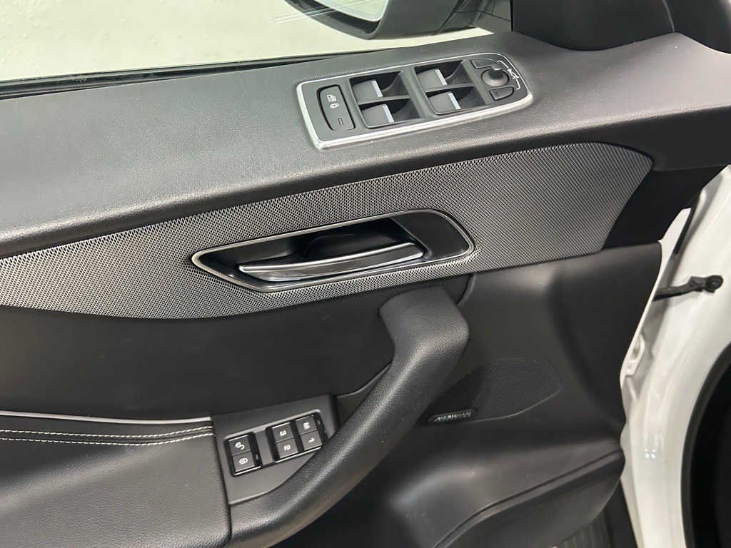 2018 Jaguar F-PACE Image 14