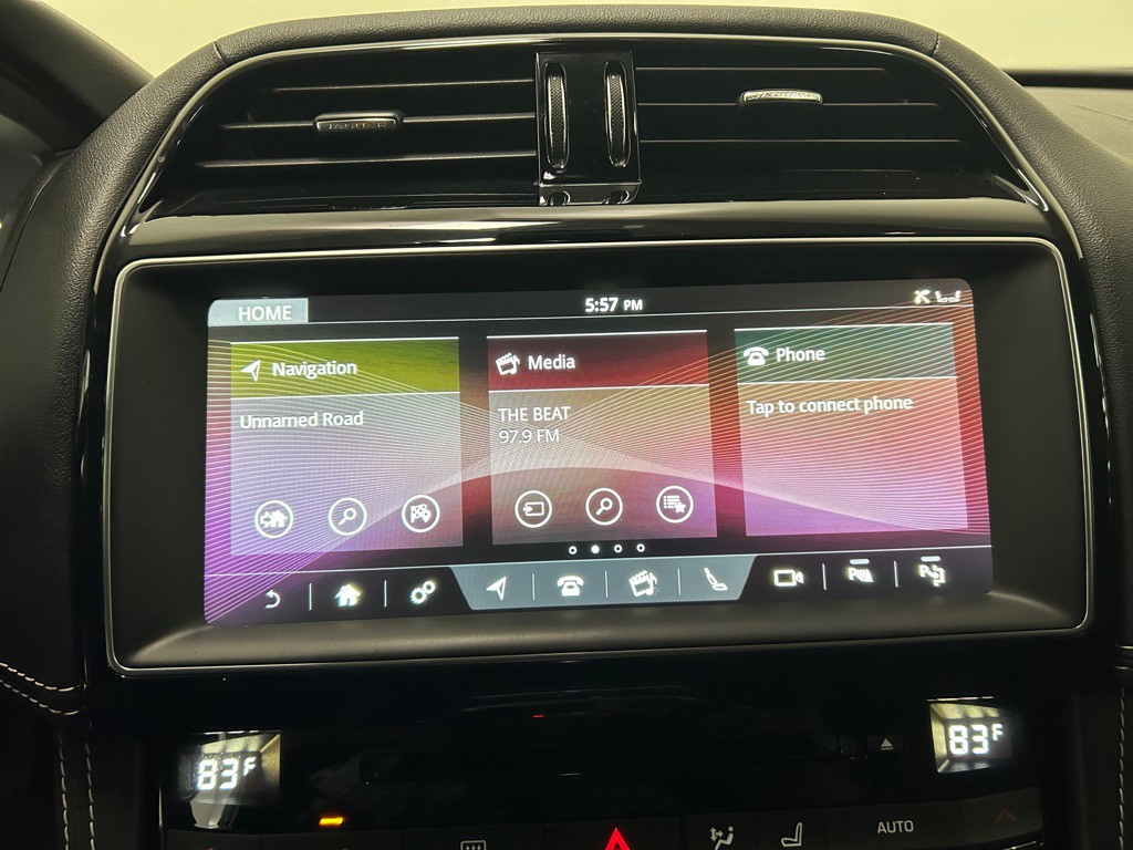 2018 Jaguar F-PACE Image 23