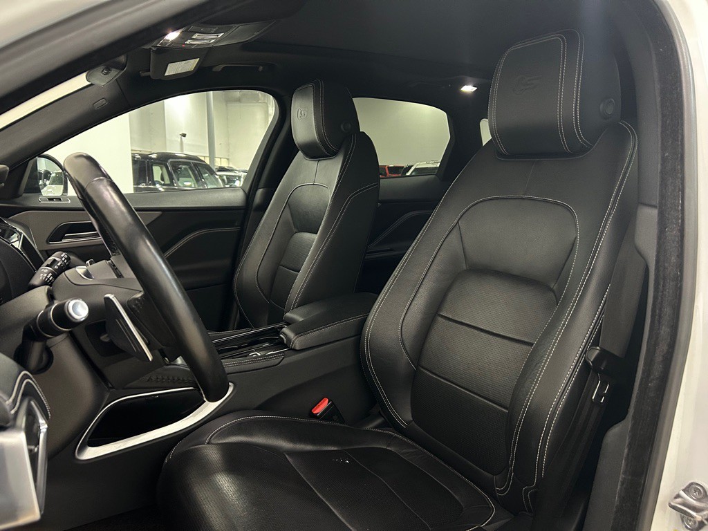 2018 Jaguar F-PACE Image 26