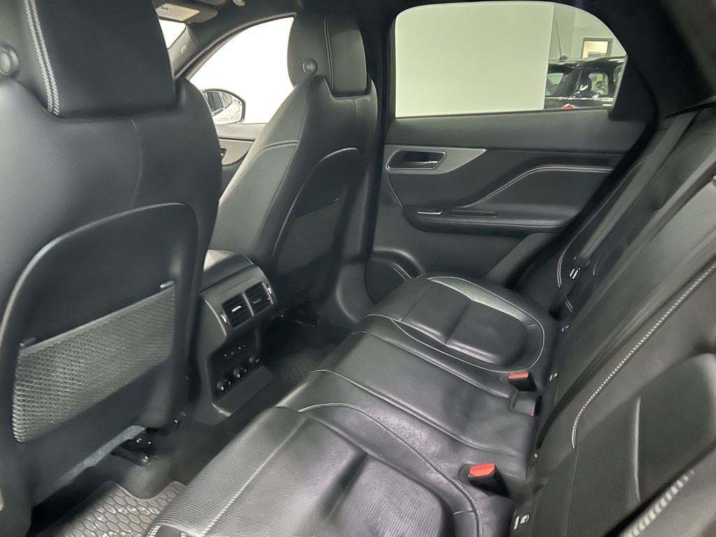2018 Jaguar F-PACE Image 36