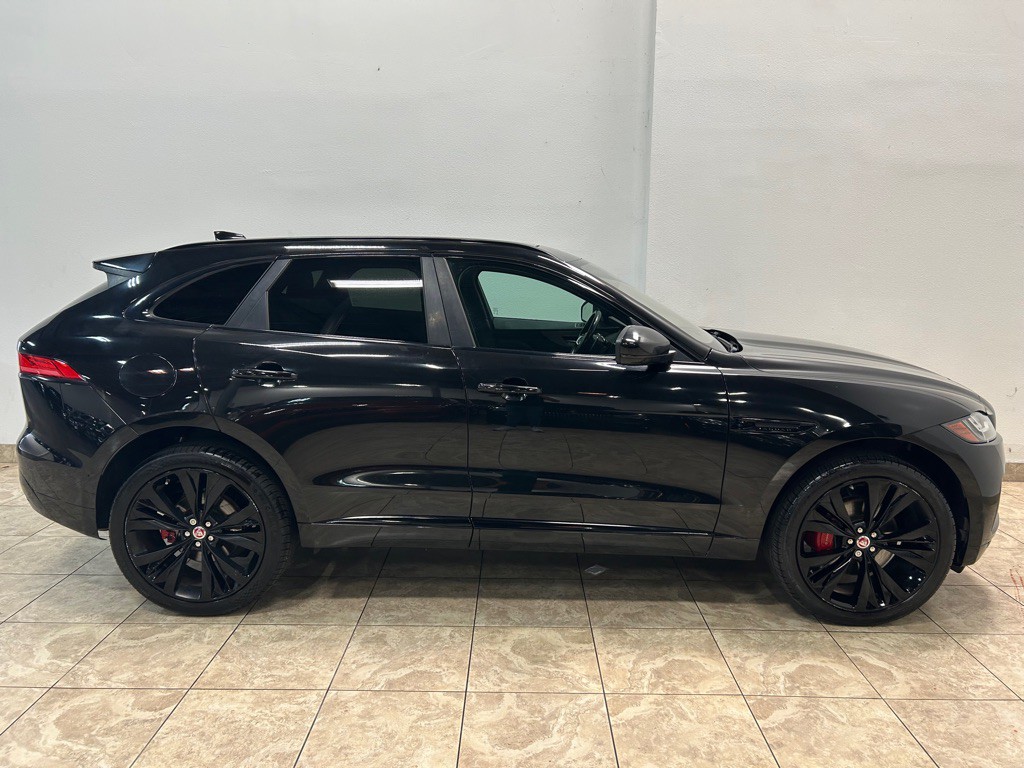 2017 Jaguar F-PACE Image 6