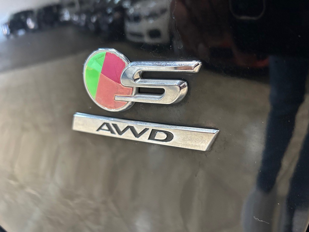 2017 Jaguar F-PACE Image 14