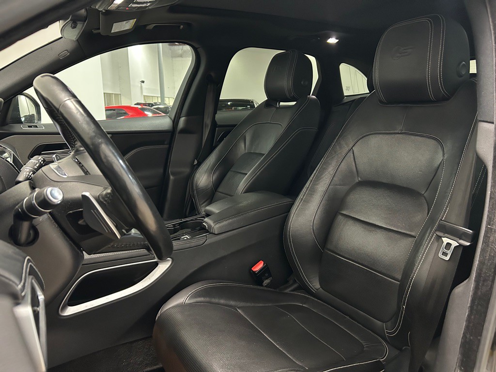 2017 Jaguar F-PACE Image 27