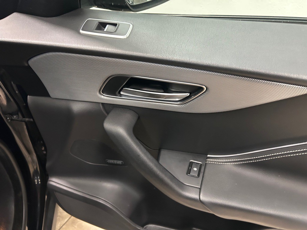 2017 Jaguar F-PACE Image 29