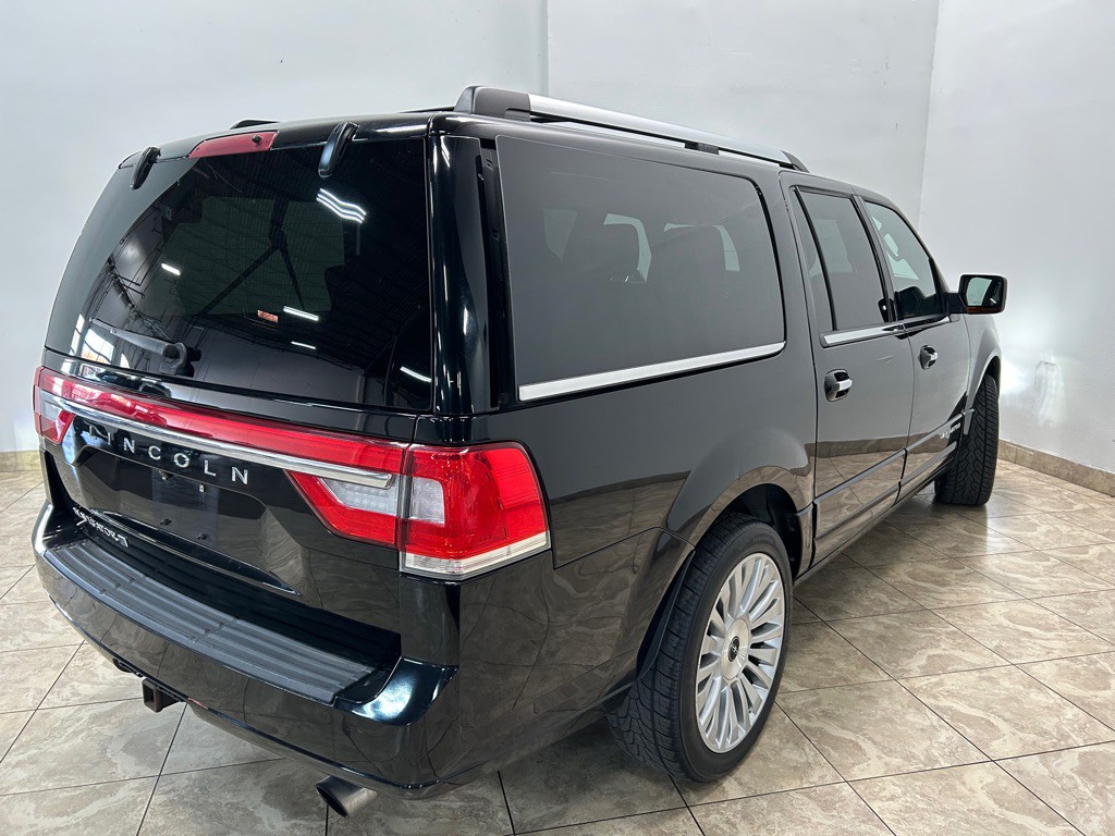 2017 Lincoln Navigator Image 7