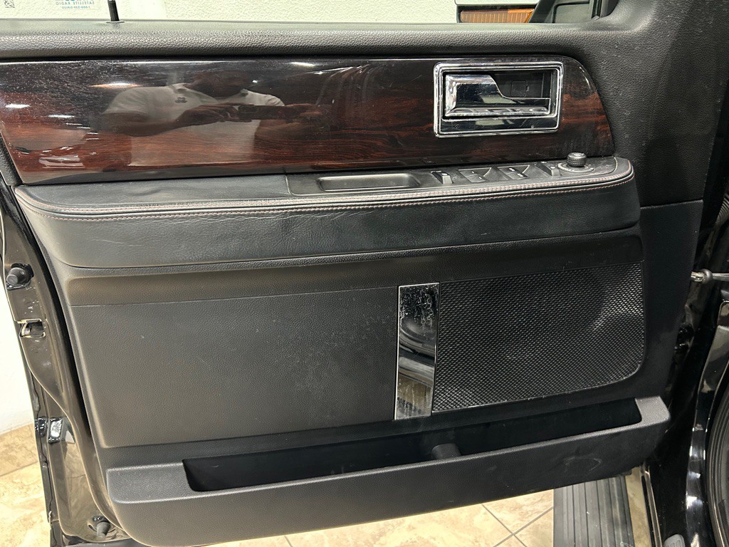 2017 Lincoln Navigator Image 13