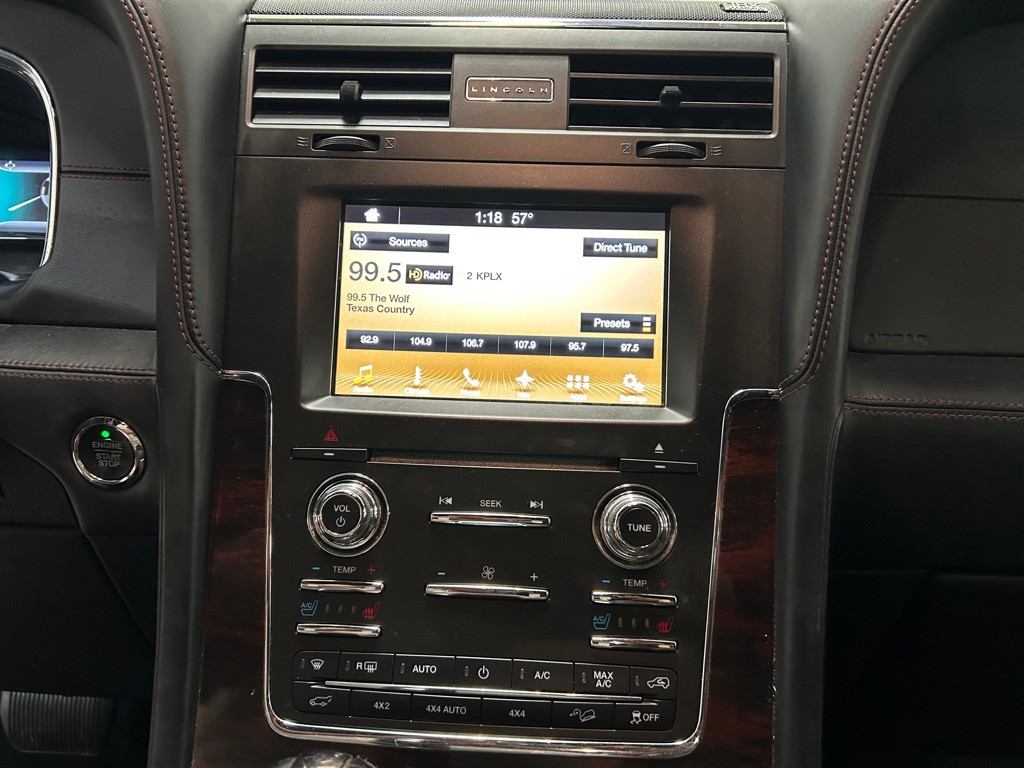 2017 Lincoln Navigator Image 19