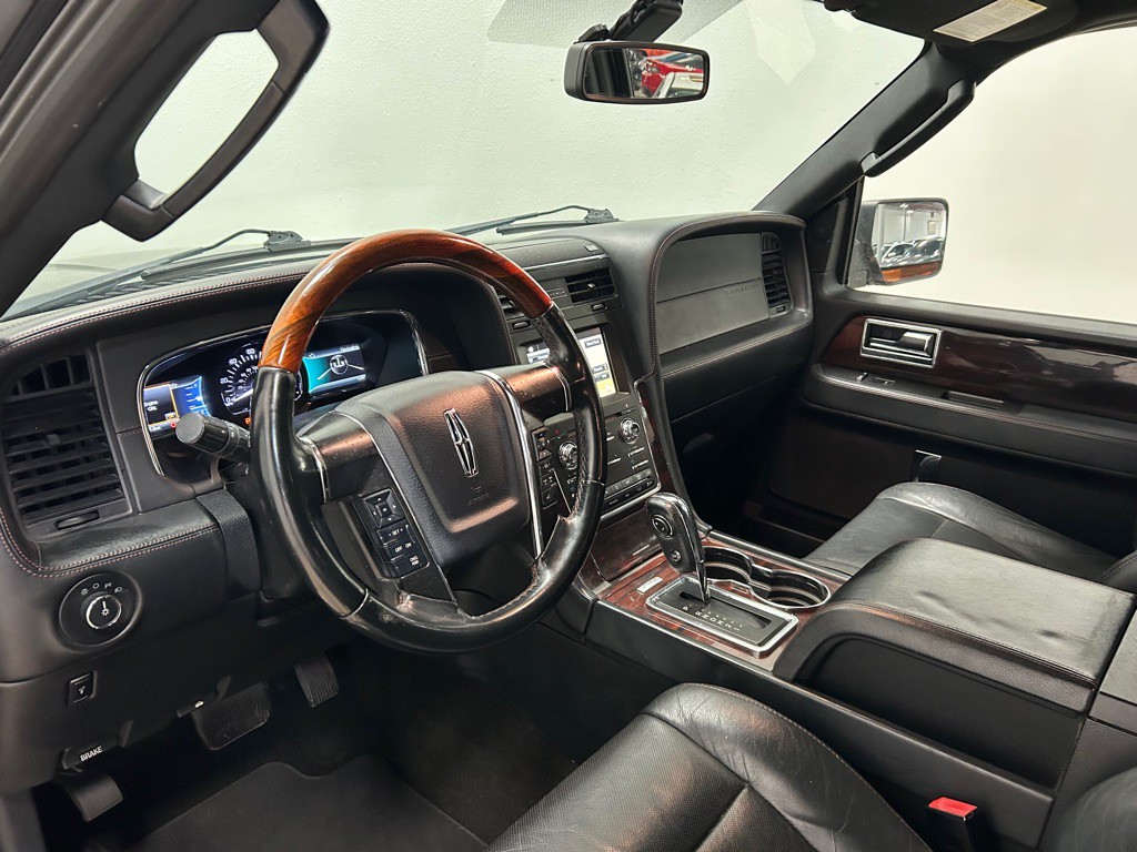2017 Lincoln Navigator Image 23