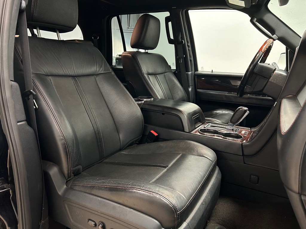 2017 Lincoln Navigator Image 28