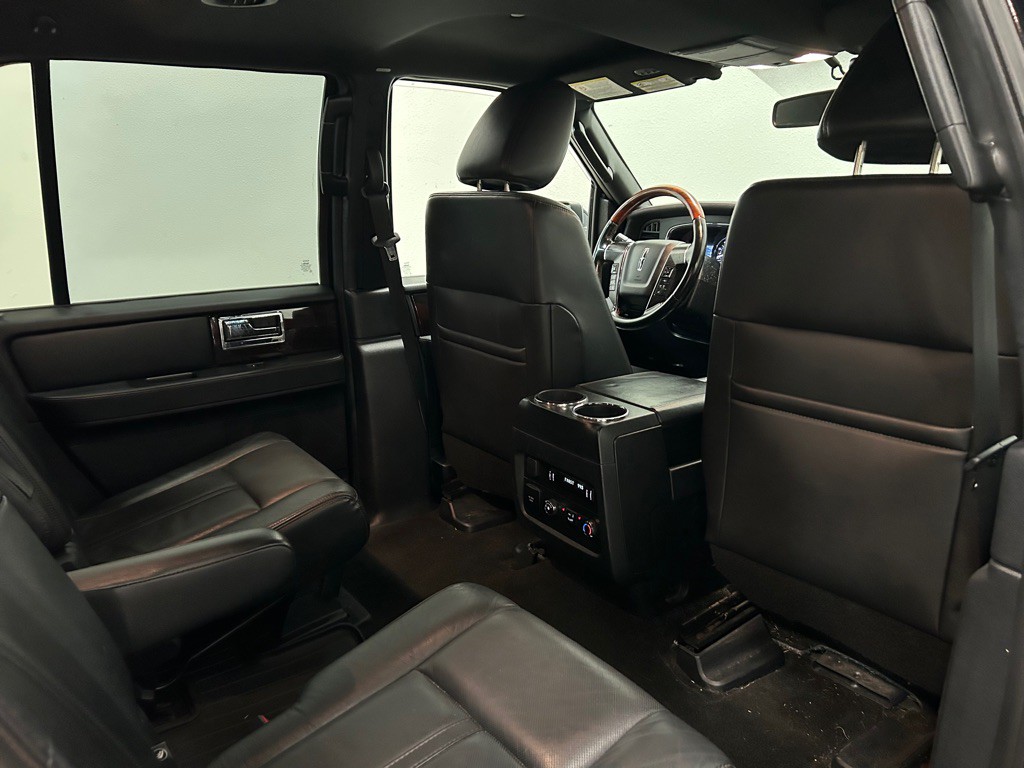 2017 Lincoln Navigator Image 34