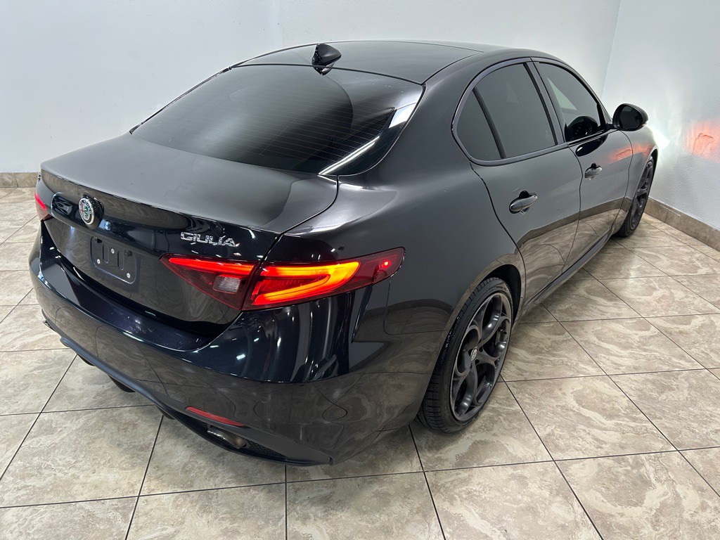 2017 Alfa Romeo Giulia Image 7