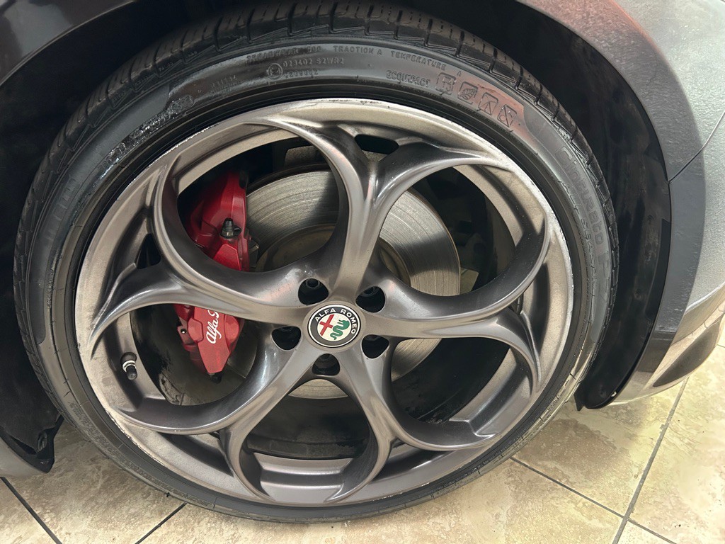 2017 Alfa Romeo Giulia Image 10