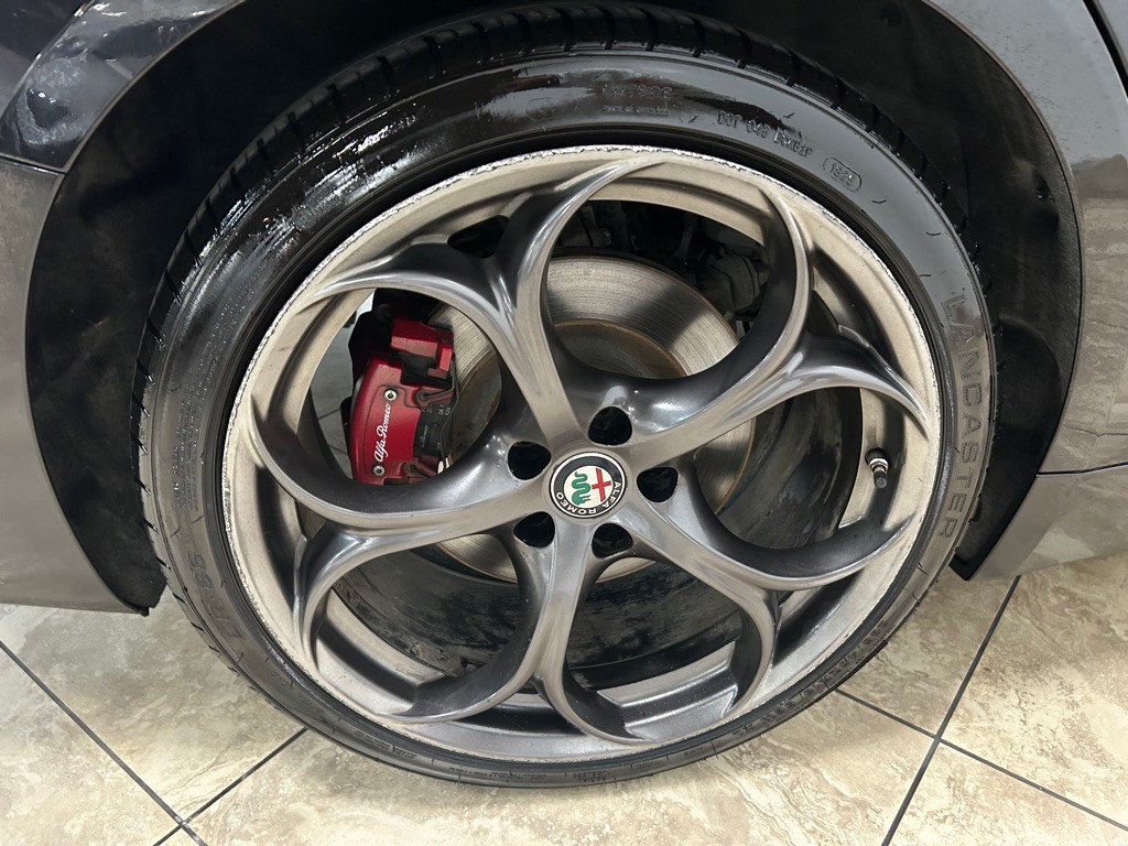 2017 Alfa Romeo Giulia Image 11