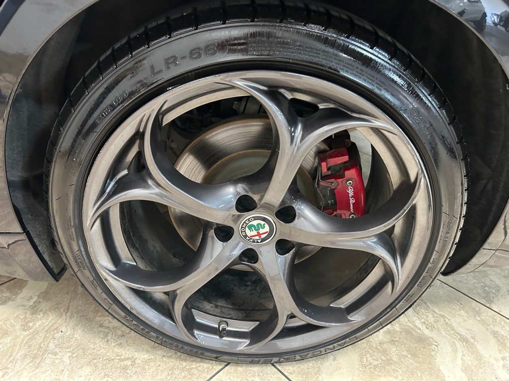 2017 Alfa Romeo Giulia Image 12