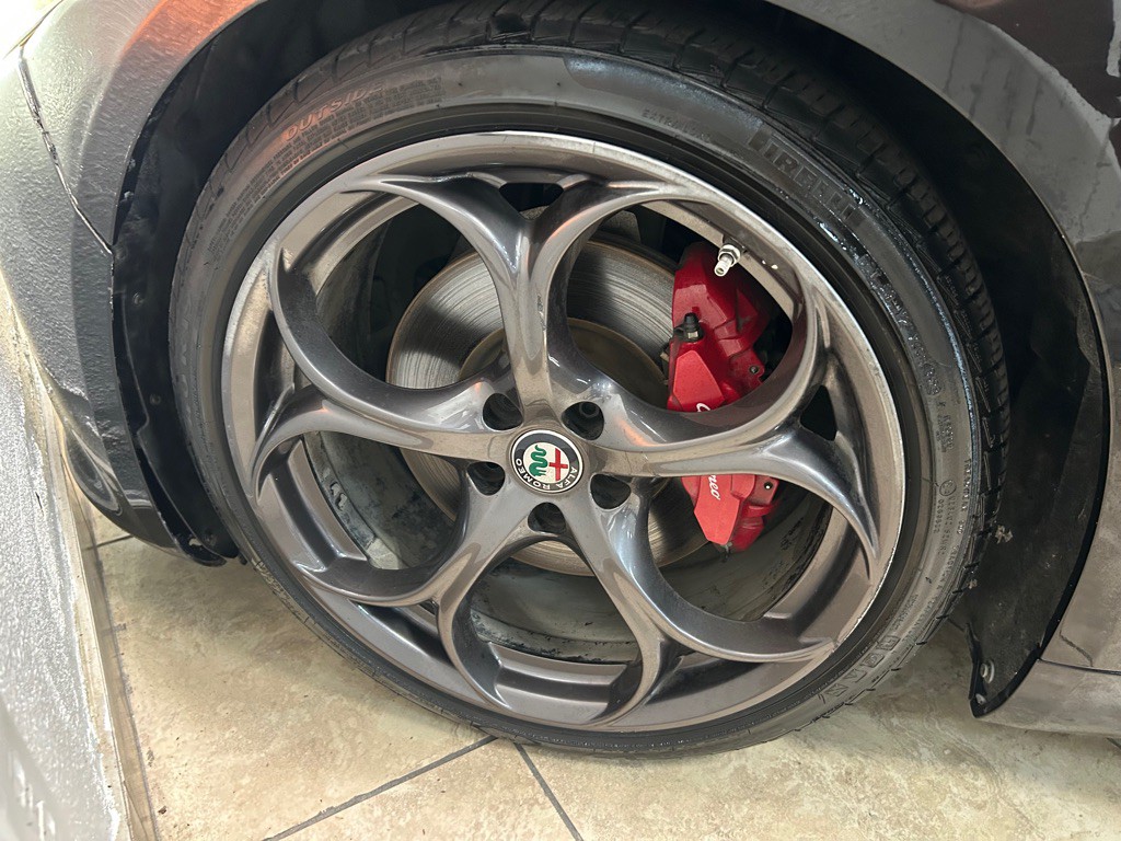 2017 Alfa Romeo Giulia Image 13