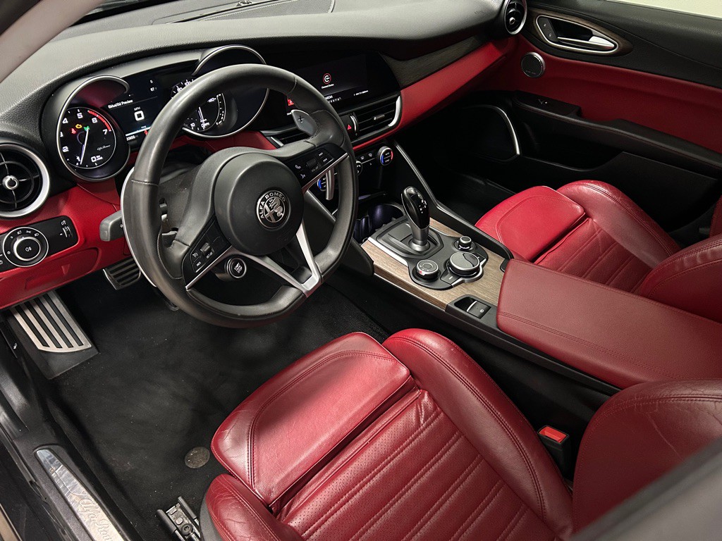 2017 Alfa Romeo Giulia Image 20