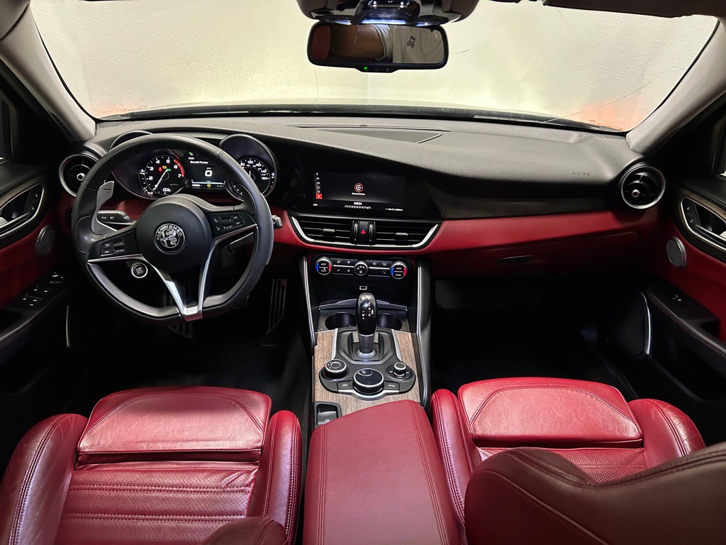 2017 Alfa Romeo Giulia Image 26