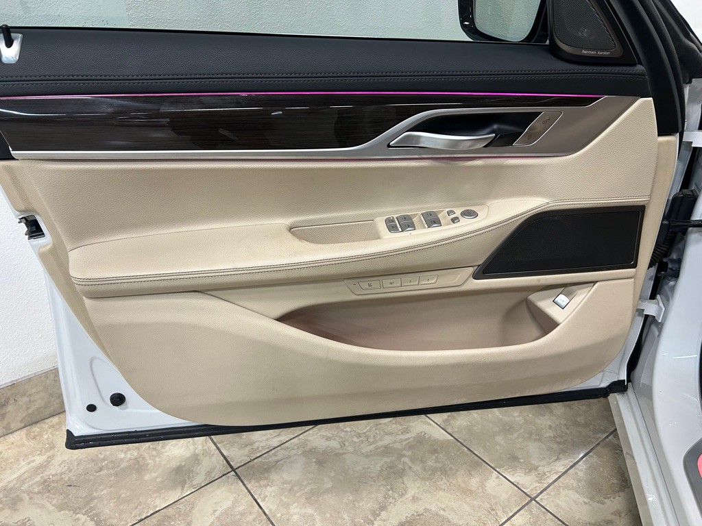 2020 BMW 7 Series Image 14