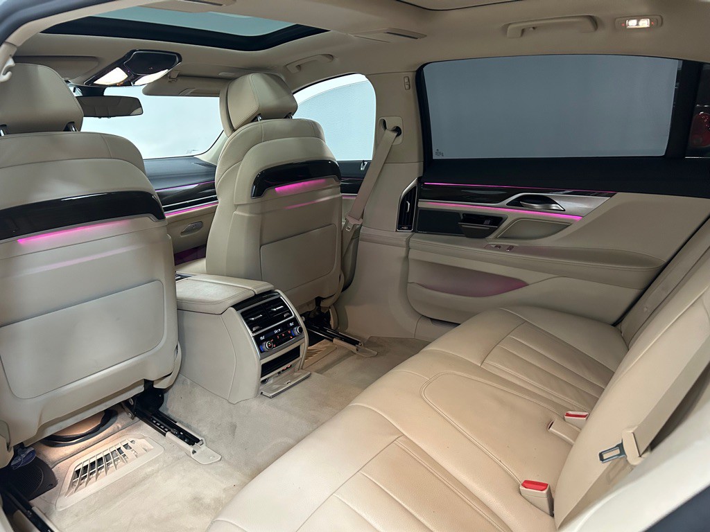2020 BMW 7 Series Image 38
