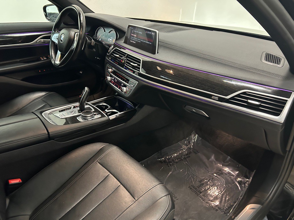 2019 BMW 7 Series Image 30