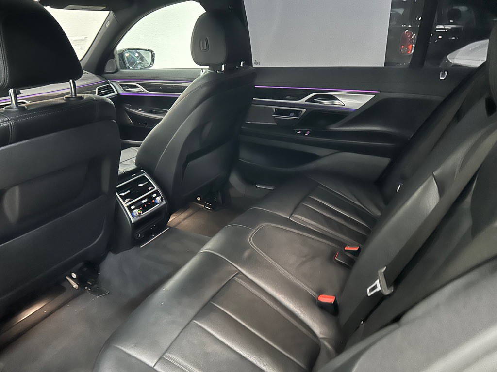 2019 BMW 7 Series Image 40