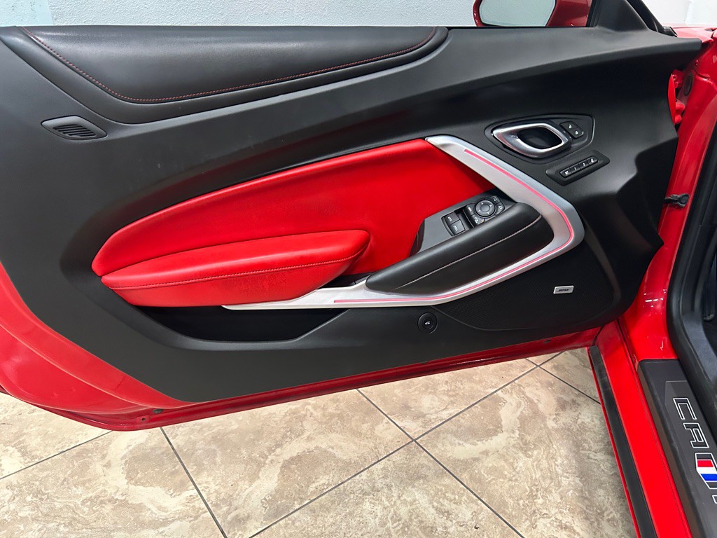 2019 Chevrolet Camaro Image 14