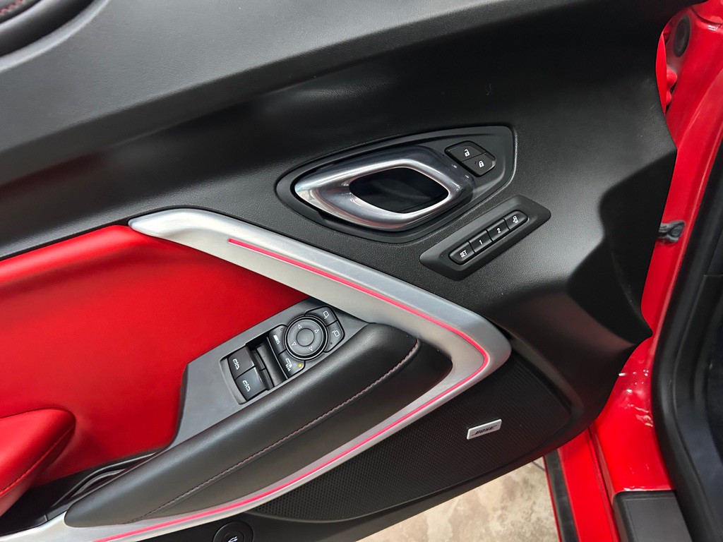 2019 Chevrolet Camaro Image 15