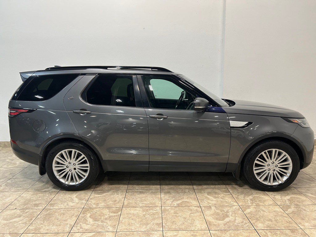 2017 Land Rover Discovery Image 6