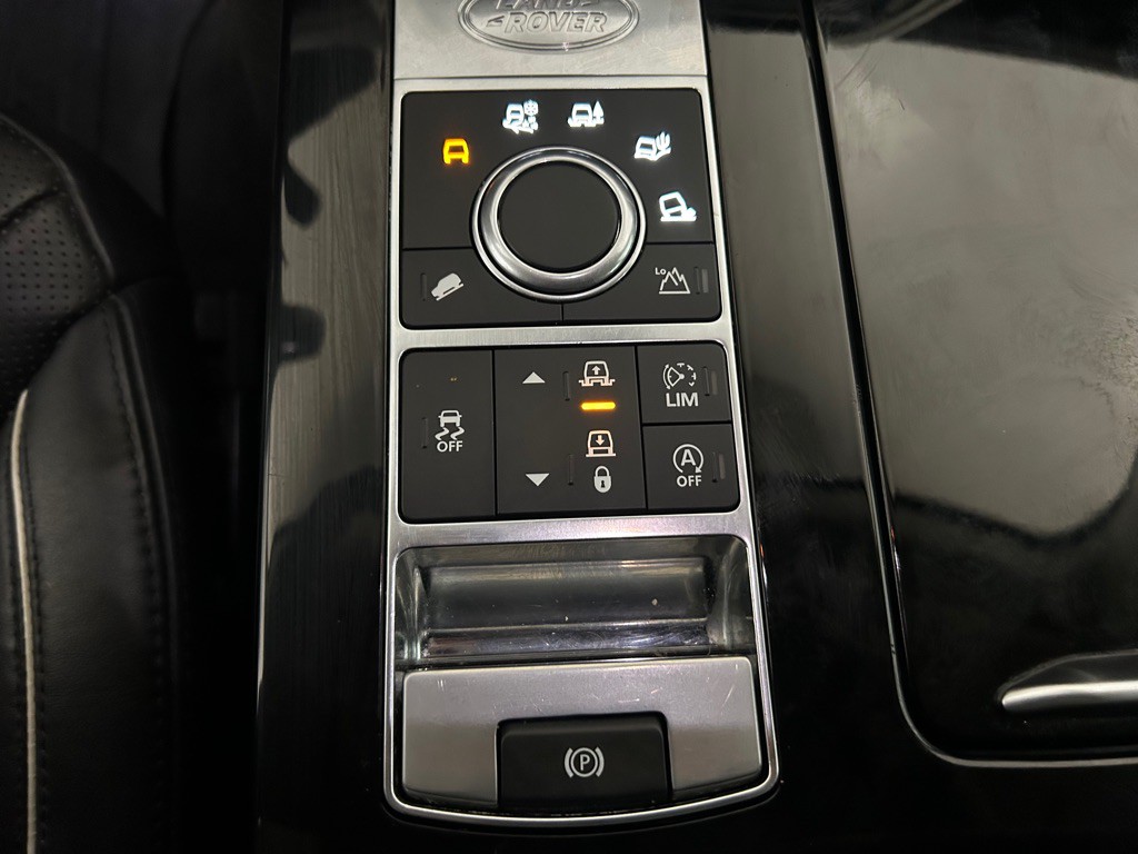 2017 Land Rover Discovery Image 20